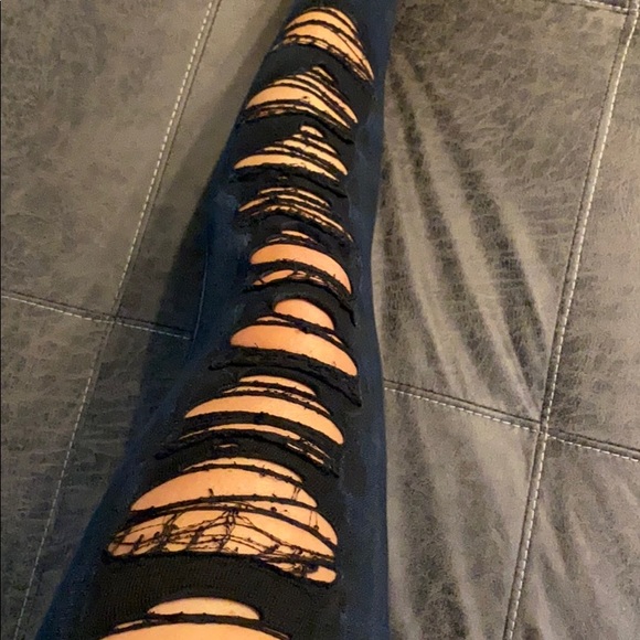 Destroyed Leggings - Picture 5 of 5